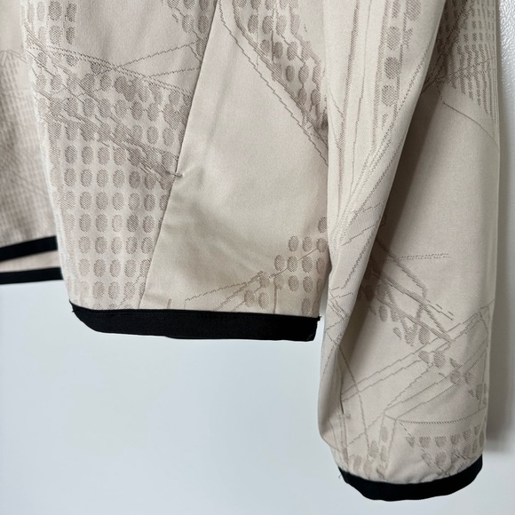 (NWT) BOSS Men's Patterned Beige Sweatshirt - Picture 6 of 12